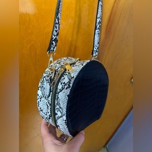 SOLD! Small crossbody black and snake skin